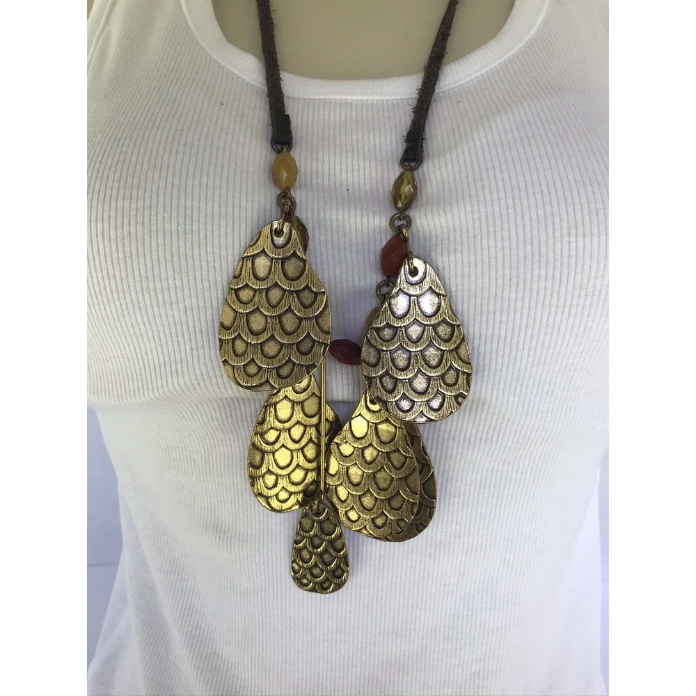 Unique Spectrum necklace brass